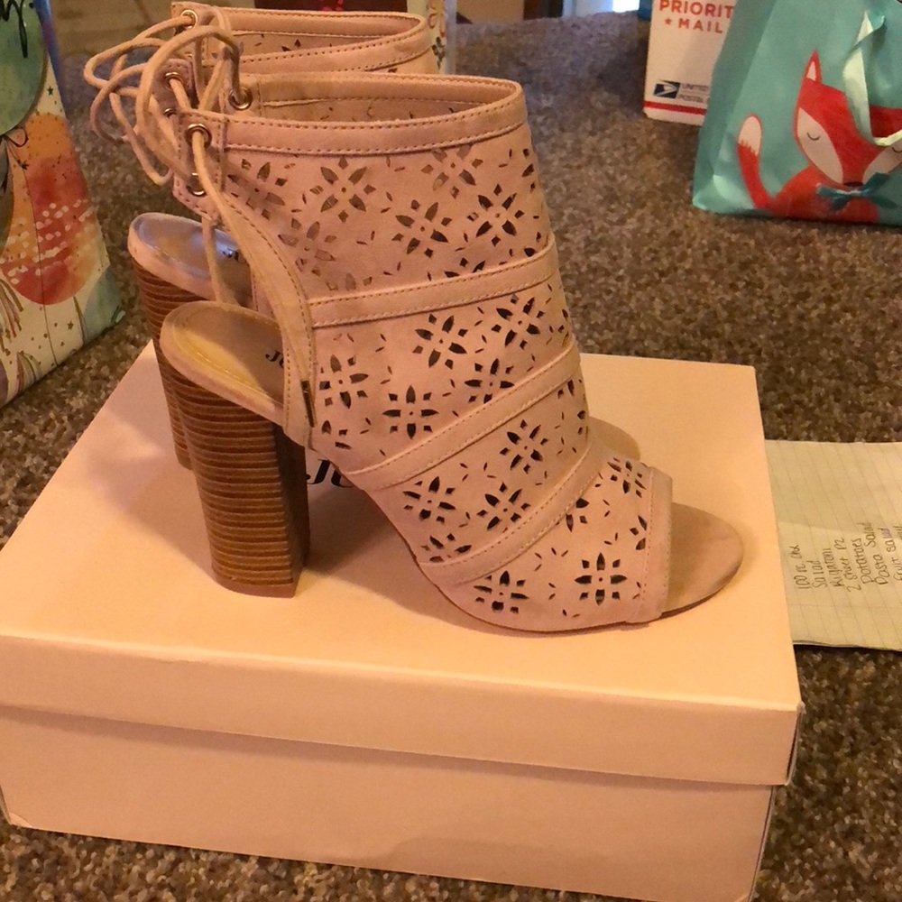 JustFab Flower Power dress sandals!
